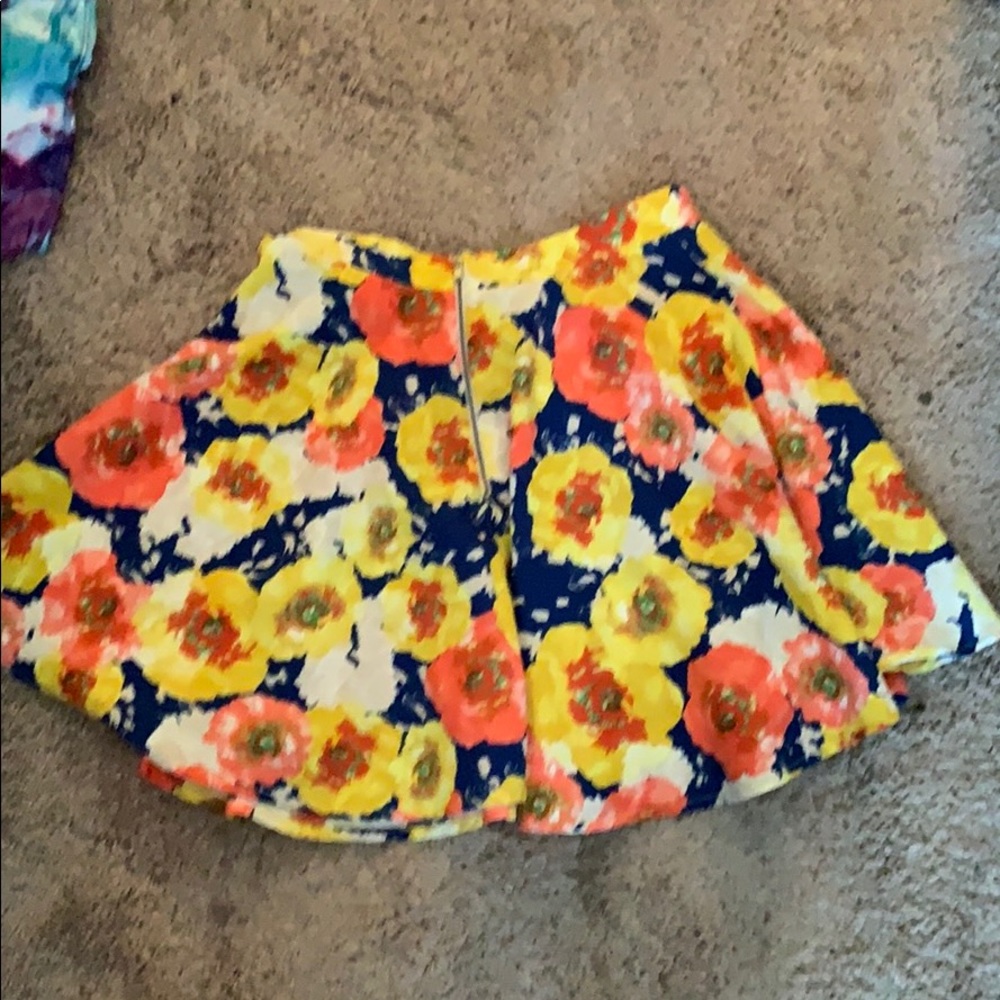 Floral mini skirt